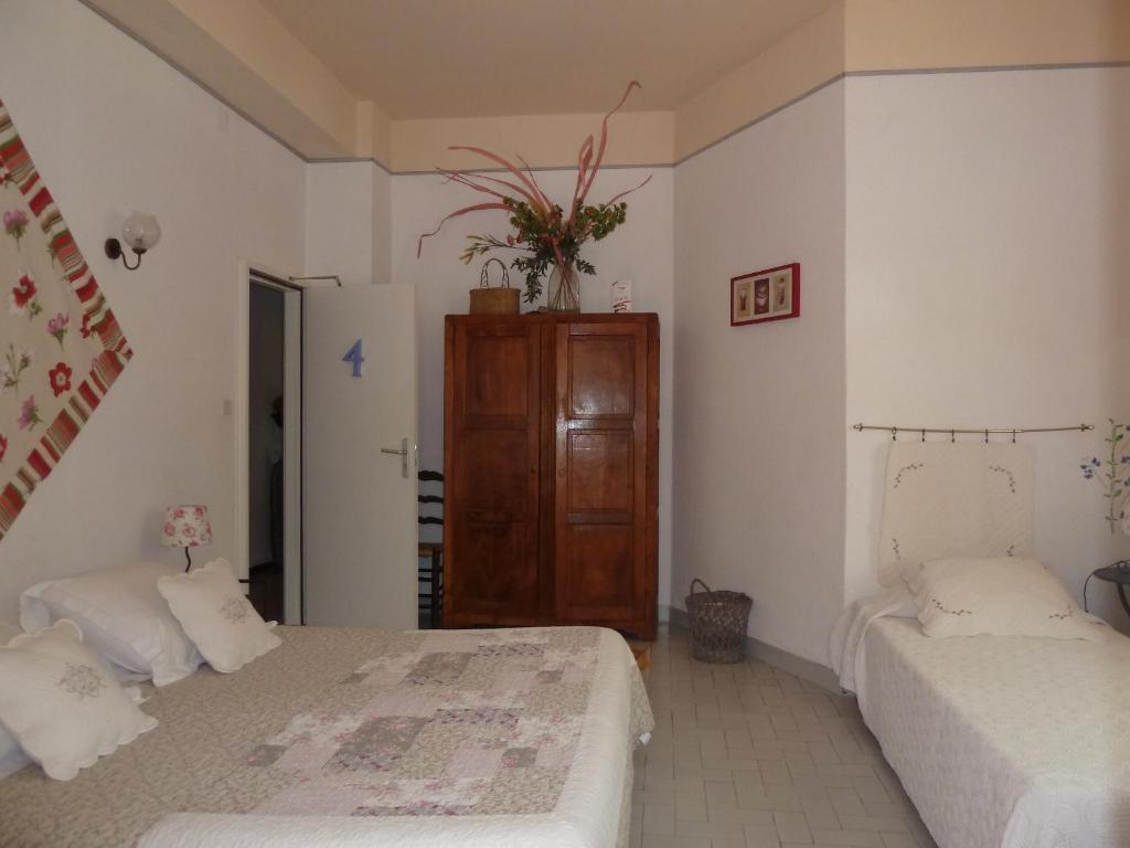 Mas De Valiguiere Hotel Saze  Szoba fotó