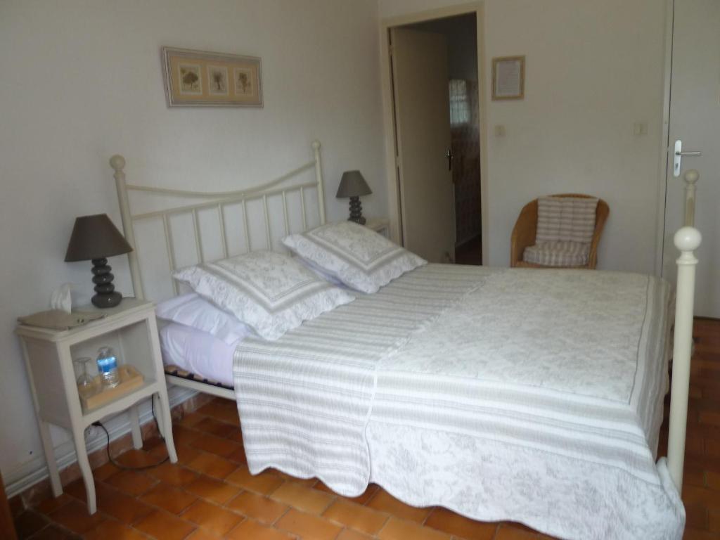 Mas De Valiguiere Hotel Saze  Szoba fotó